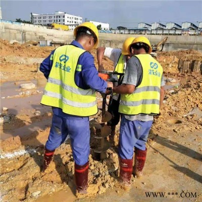 路灯基础杆钻孔机 公路两边广告牌小型打洞机 大马力挖孔桩钻坑机