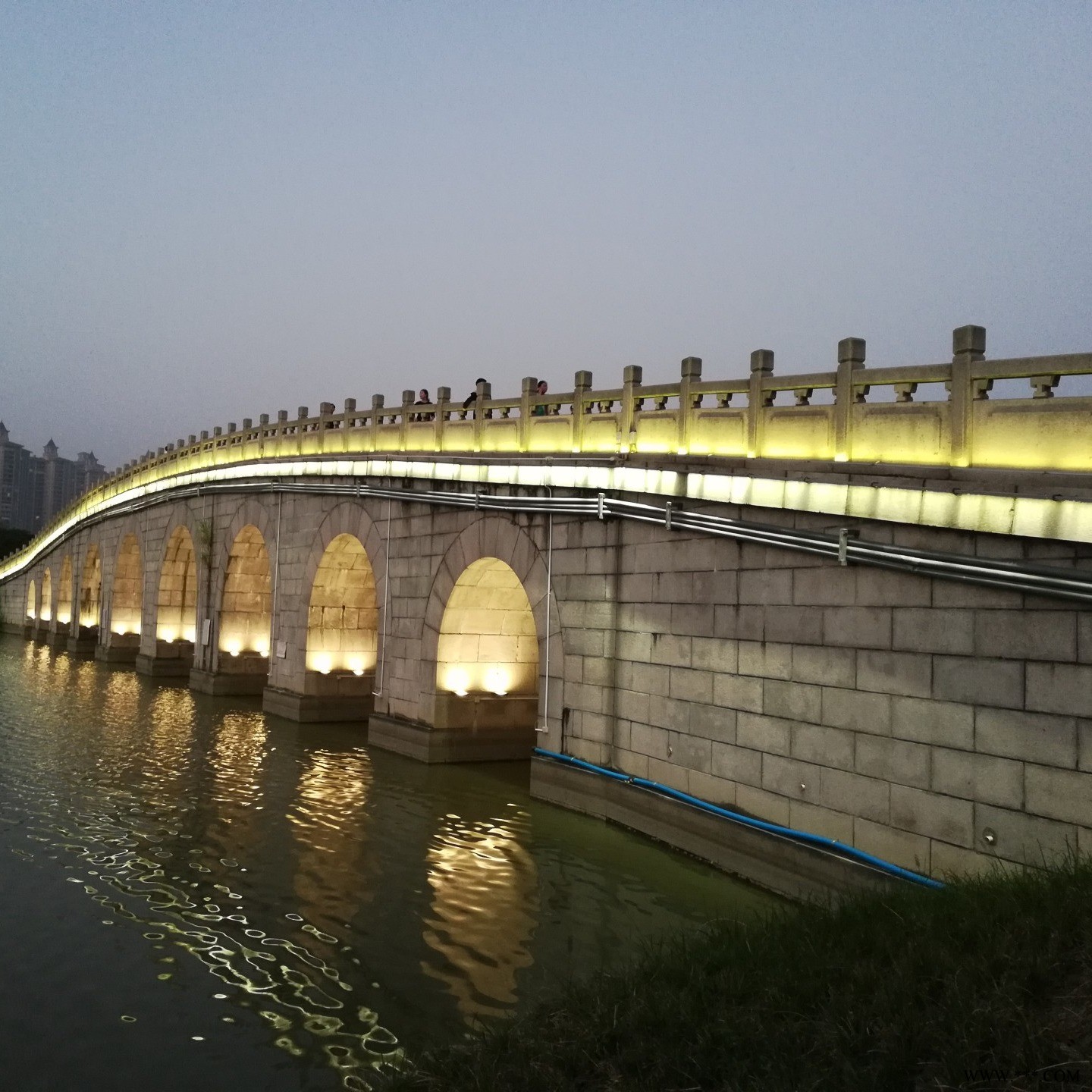 光点照明专注户外建筑亮化 桥梁照明灯光工程 LED洗墙灯 步道灯 壁灯 线条灯 投光灯 水纹灯色温1900-6500K图1