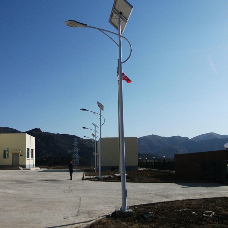 美丽乡村专用锂电池路灯,保定太阳能路灯厂家,新款推荐6米40w农村路灯,英谷光电直供图1