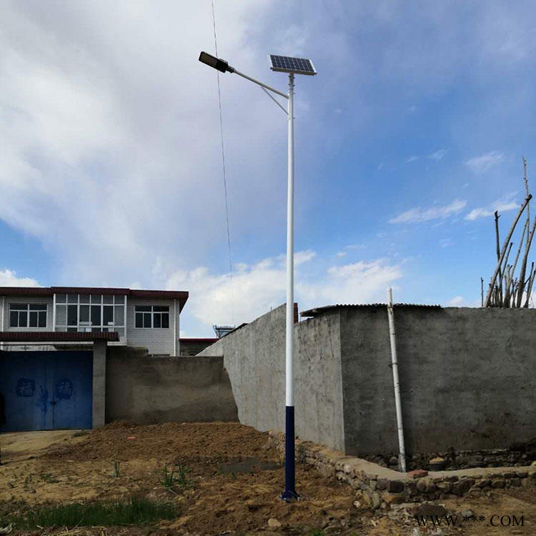 吐鲁番太阳能路灯厂家,30w50w路灯灯具批发,水泥杆路灯配置齐全图1