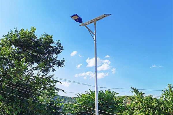 云南亮途源路灯-现货批发的太阳能路灯加工图1