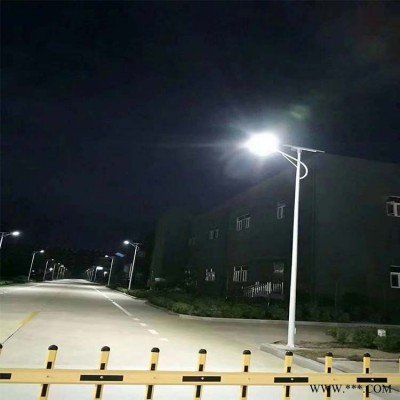 华尔迪路灯(图)-公路太阳能路灯生产厂家-红河公路太阳能路灯