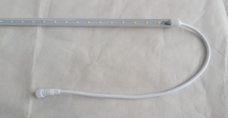 养鸡场专用可调光低压DC36V-52V防水T5 LED灯管3W-5W示例图4