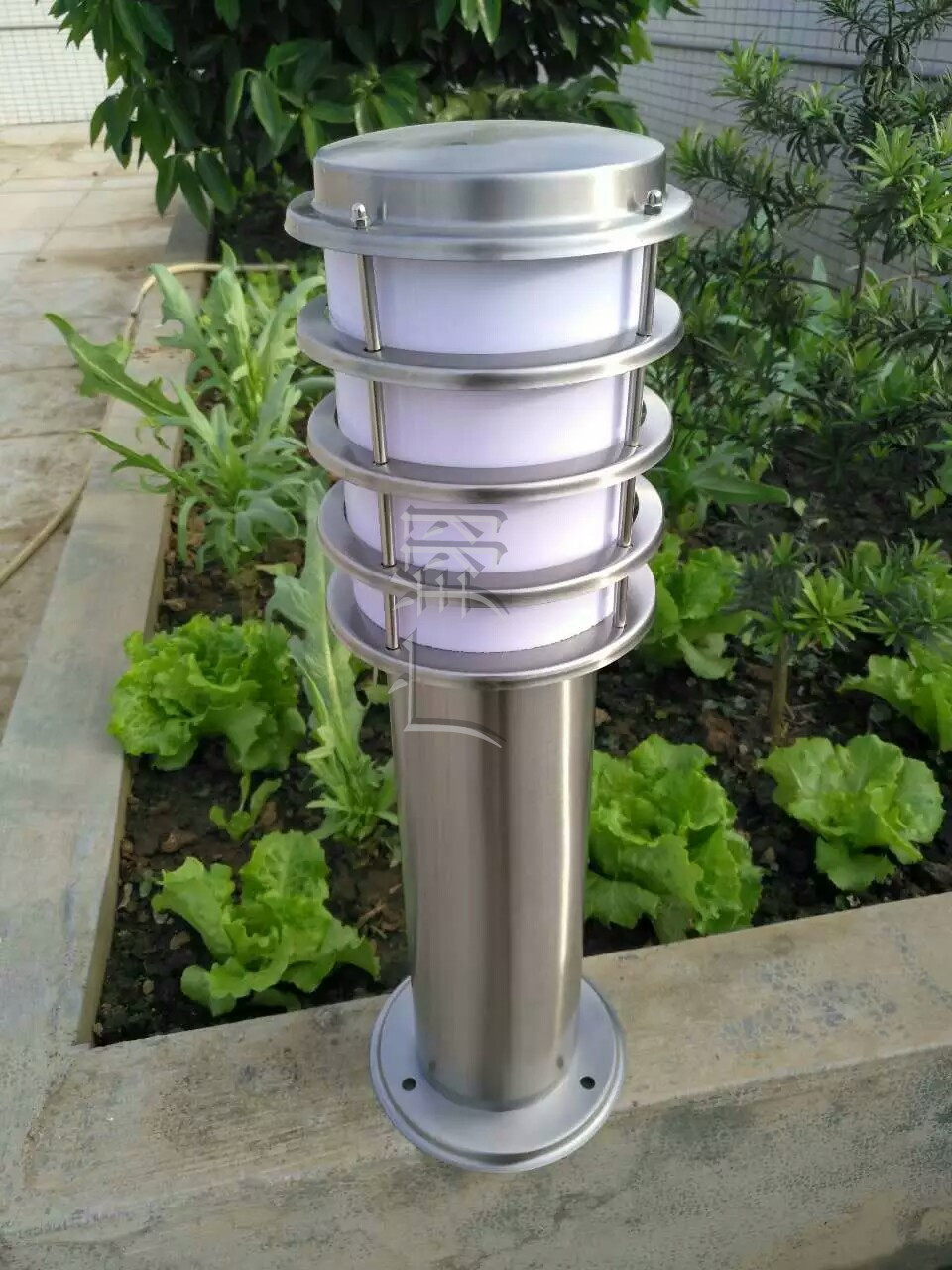 不锈钢草坪灯 压铸铝草坪灯 铁草坪灯 铝材草坪灯 花园灯示例图4