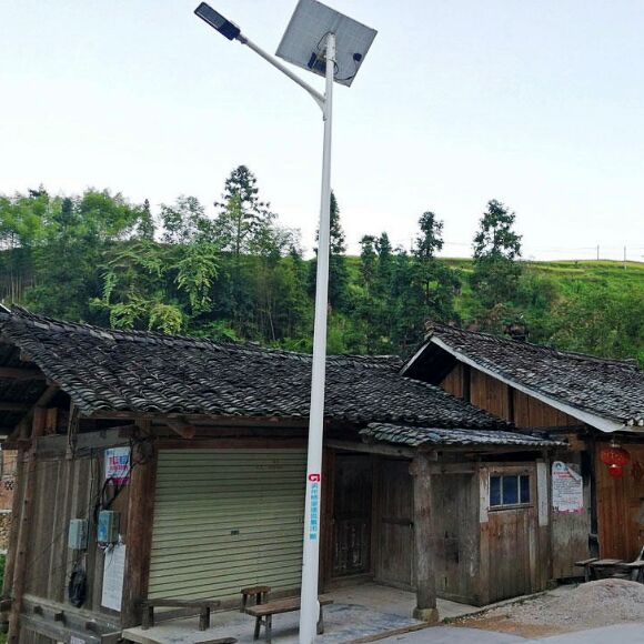 石家庄农村路灯厂家 新农村路灯6米接电led灯	 村里用抱箍路灯