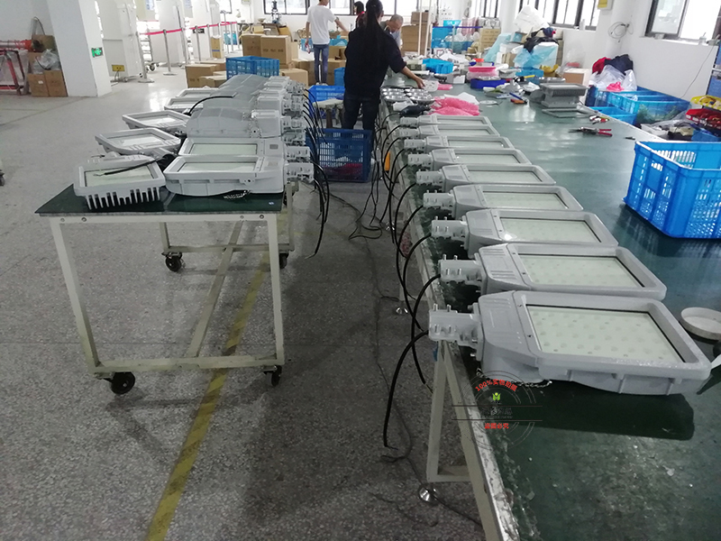 <strong><strong><strong>防爆照明灯190W</strong></strong></strong>